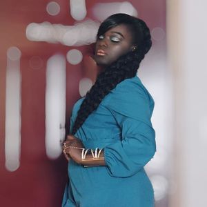 Meet your Posher, Ebony